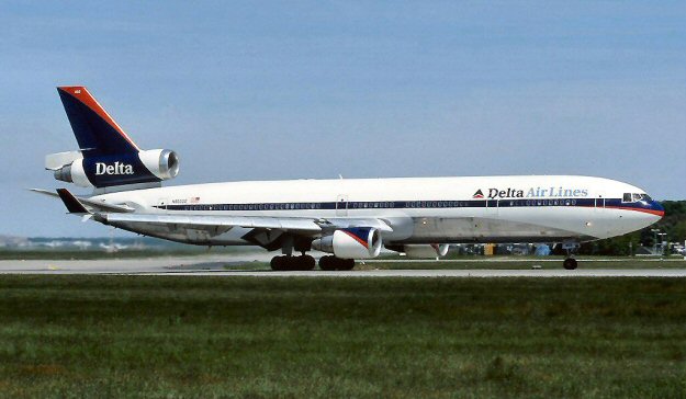 http://www.edcoatescollection.com/ac3/Airline/Delta%20Air%20Lines%20McDonnell%20Douglas%20MD-11.jpg